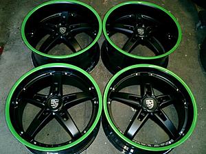 flat black wheels with red lip on black w221?-065-green-lip-001.jpg