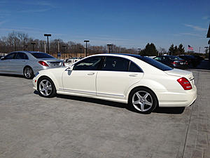 Those of you that own a w221.. Do you like the exterior better than the w222?-image-3665785091.jpg