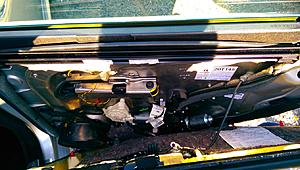 Removing W221 door-panels..-behind-backdoor-panel.jpg