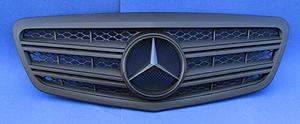 Illuminated star W221 installed-mb-grill-1.jpg