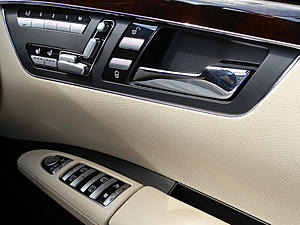 Design philosophy: Seat controls on door vs. seat-image-2091934647.jpg