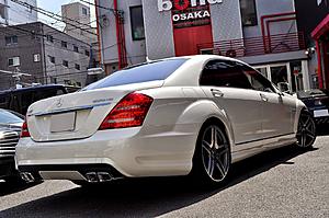 Rear bumper for my S350 2006 (tips?)-mercedes_w221_s63_amg_white_japan_2.jpg