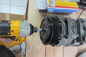 Awful compressor noise and internal autopsy Denso 7SEU17C - used on may Mercedes cars-img_7171.jpg