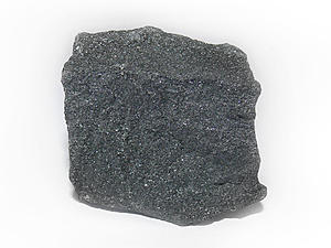 Metallic black vs Obsidian black-magnetite444.jpg
