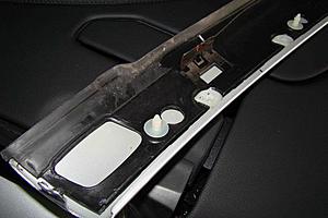 Roof Top Carrier on SL550-pillar_terminal_strip.jpg