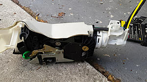 Removing driver door lock actuator-door-20act2_zpshvg2lxuc.jpg