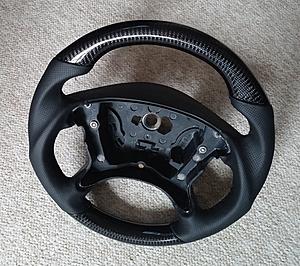 DCT Motorsports CF steering wheel - thing of beauty!!!-1208141140a.jpg