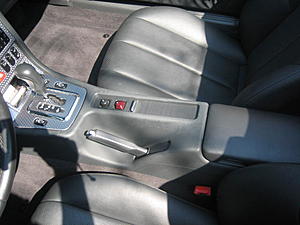 I touched up the interior console-slk-pictures-003.jpg