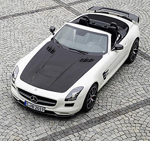 SLS Roadster is scheduled for delivery 12/22..Rear Wing question-2015_sls_amg_gt_final_edition_09_medium.jpg