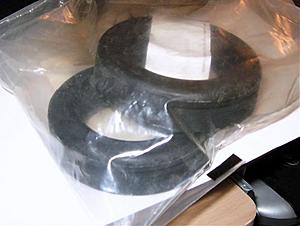 FS: 2002 C230K Coupe rear spring pads-img_0916.jpg