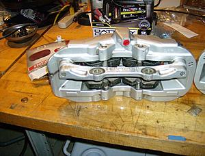 8 pot calipers f/s-hpim0546.jpg