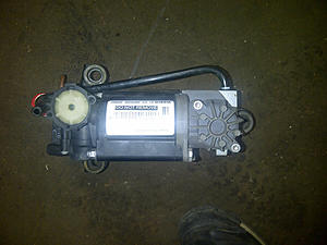 FS:2003 Mercedes s430 air suspension and pum-img-20110928-00323.jpg