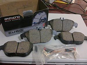 FS: W204 C300 Akebono Euro 1341 Rear Brake Pads-image301.jpg