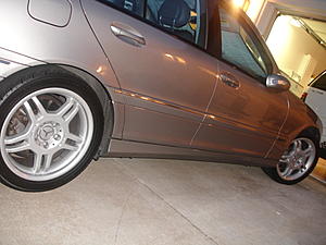 pic upload,  just ignore-c32-amg-wheels-2.jpg