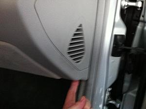 can someone please check this screw location on their S55 dash?-img_0703.jpg