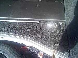 Does anyone have this problem with their trunk mat?-hole.jpg