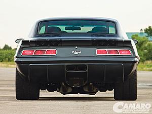 E55 vs Lambo Murci-camp_1104_08_o-1969_chevy_camaro-rear.jpg