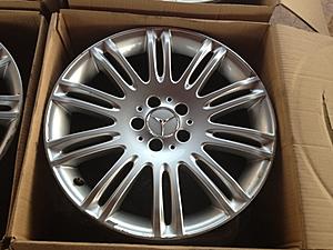 2007 Mercedes E350 OEM Wheels for sale!!-photo-5.jpg