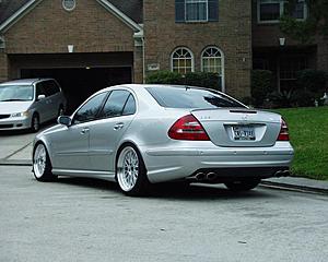 Thinking of changing it up a bit, how about seeing those siver W211's!-p6100054.jpg