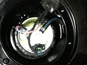 URGENT: NHTSA Opens investigation into fuel leaks on the E55.-e63fuelsender.jpg