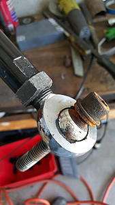 E55 Rear Toe Arm Creak/Sqeal -- ID these! Rebuildable?-20160227_124853_zpsc2mvmtb9.jpg