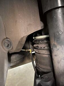 New Rear Bags, blood Transfusion and HVAC Blower Motor/Resistor-rear-bags-airl-line-removed.jpg