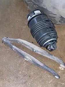 Total suspension refresh on my 15 yrs old E63-rear-air-bag-spring-arm.jpg