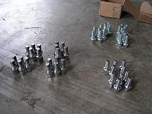 New lug bolts for sale.-pict0002.jpg