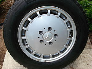 FS: W201 W124 15-hole 15" OEM wheels, w/new Michelins-dsc03719.jpg
