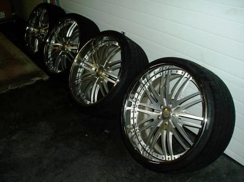 3 piece forged modulare 22 inch wheels!! 