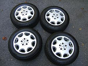 Dunlop Snows mounted on 124 series 8 hole alloys-dunlop_snow_tires_001.jpg