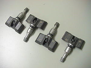 FS: 433 MHz TPMS sensors - set of 4-dsc00008.jpg