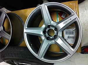 FS: W211 / C219 19" AMG Style III 5-spoke wheels with brand new tires-.jpg