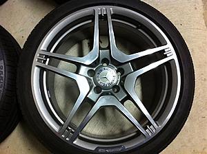 2011 19&quot; E63 Wheels.... 14 miles on them.-photo-16-medium-.jpg