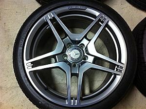 2011 19&quot; E63 Wheels.... 14 miles on them.-photo-17-medium-.jpg