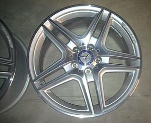 FS: 18&quot; OEM W212 AMG wheels-img_20111229_204742.jpg