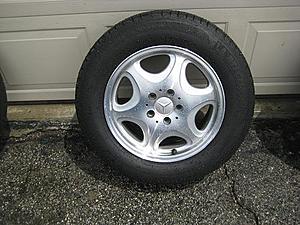 FS: OEM W140 16" RIMS WITH NEW TIRES-img_0911.jpg