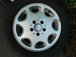 W124 15&quot; 8-hole wheels (with snow tires)-p1060371.jpg