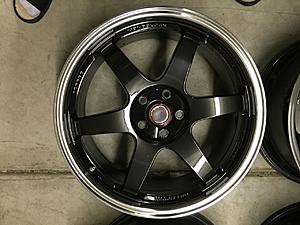 FOR SALE: Volk TE37 Time Attacks-leftfront.jpg
