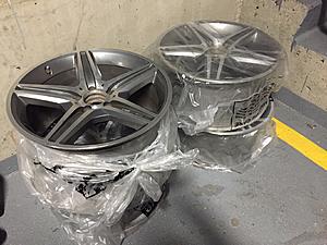 FS: C63 AMG OEM Wheel/Rim Set-img_5402.jpg