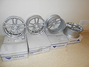 4 NEW PIRELLI TIRES 245/50R18 AND 4 NEW WHEELS WITH TPMS SENSORS BARGAIN PRICED-dscn0468.jpg