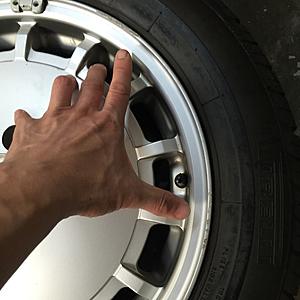 fs - 4 early R129 SL wheels and tires, used-img_1900_zpslwpnf8i8.jpg