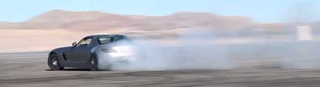 Mercedes Shows off on the Track at Willow Springs