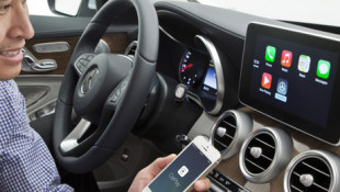 Mercedes Introduces Apple’s CarPlay in New C-Class