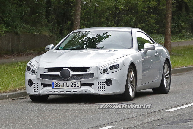 More Spy Shots of Next-Generation Mercedes-Benz SL