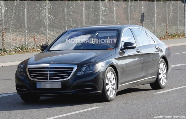 Refreshed 2018 Mercedes S-class Spied