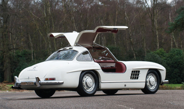 The 1955 Mercedes-Benz 300SL Gullwing: EVO Puts Poetry into Motion