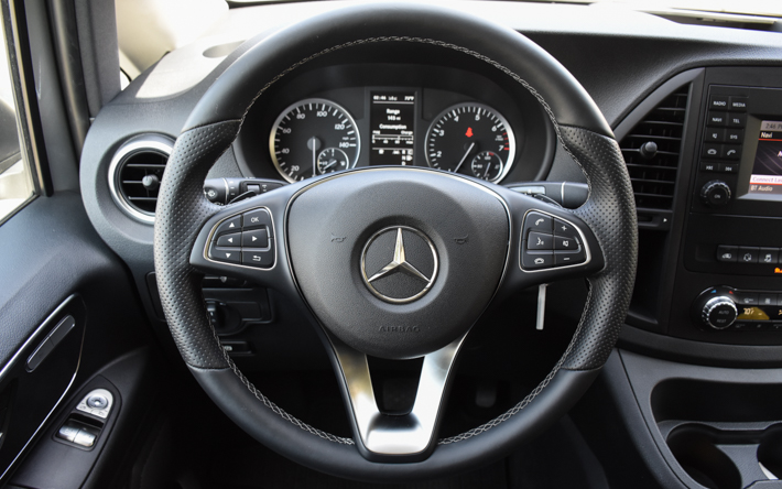 2016-Mercedes-Benz-Metris-8