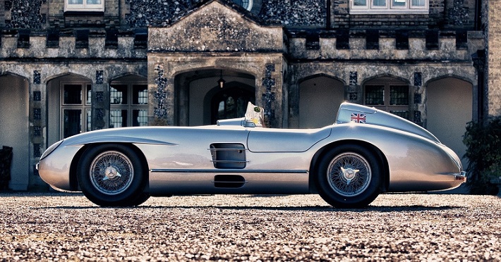 auction-house-will-sell-a-mercedes-benz-300-slr-recreation_1[1]