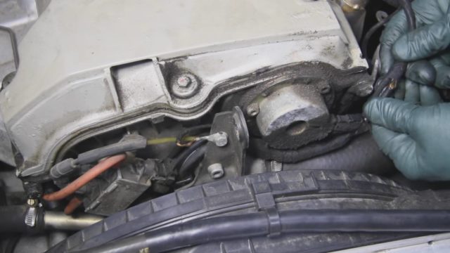 Easy Guide to Fixing Early ’90s Mercedes-Benz Wiring Harness Issue
